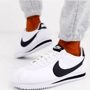 Nike cortez classic bl&wht sneakers nwib